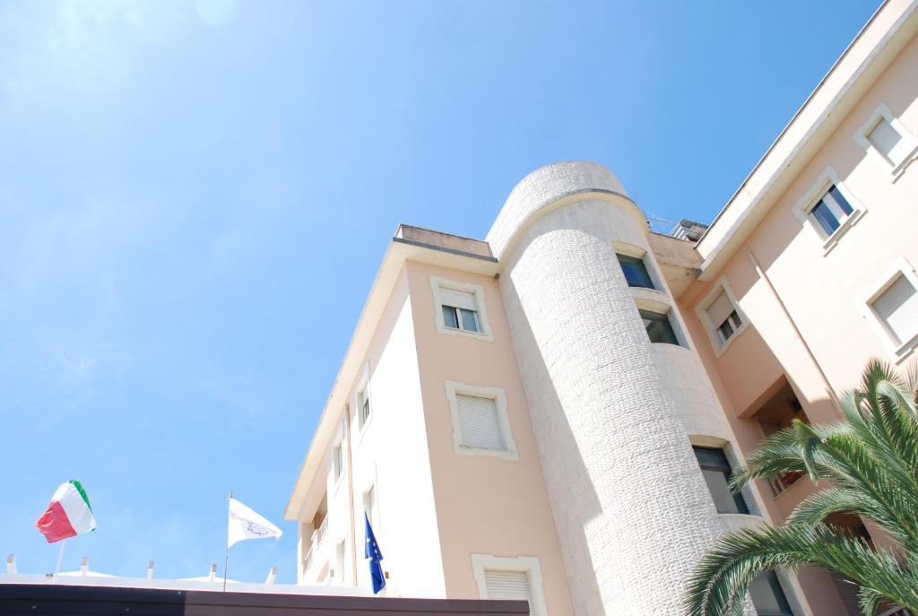 Hotel Villa Eleonora Scauri  Exterior photo